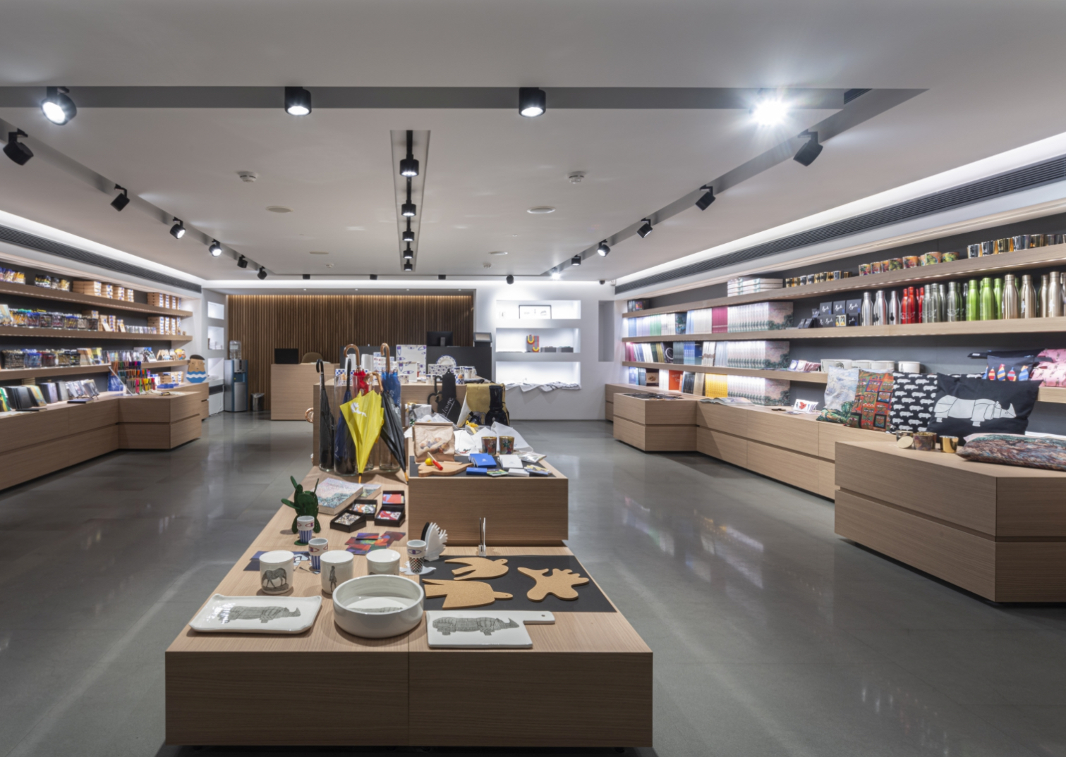 Souvenirs with Soul: Where to Find the Most Meaningful Gifts in Greece